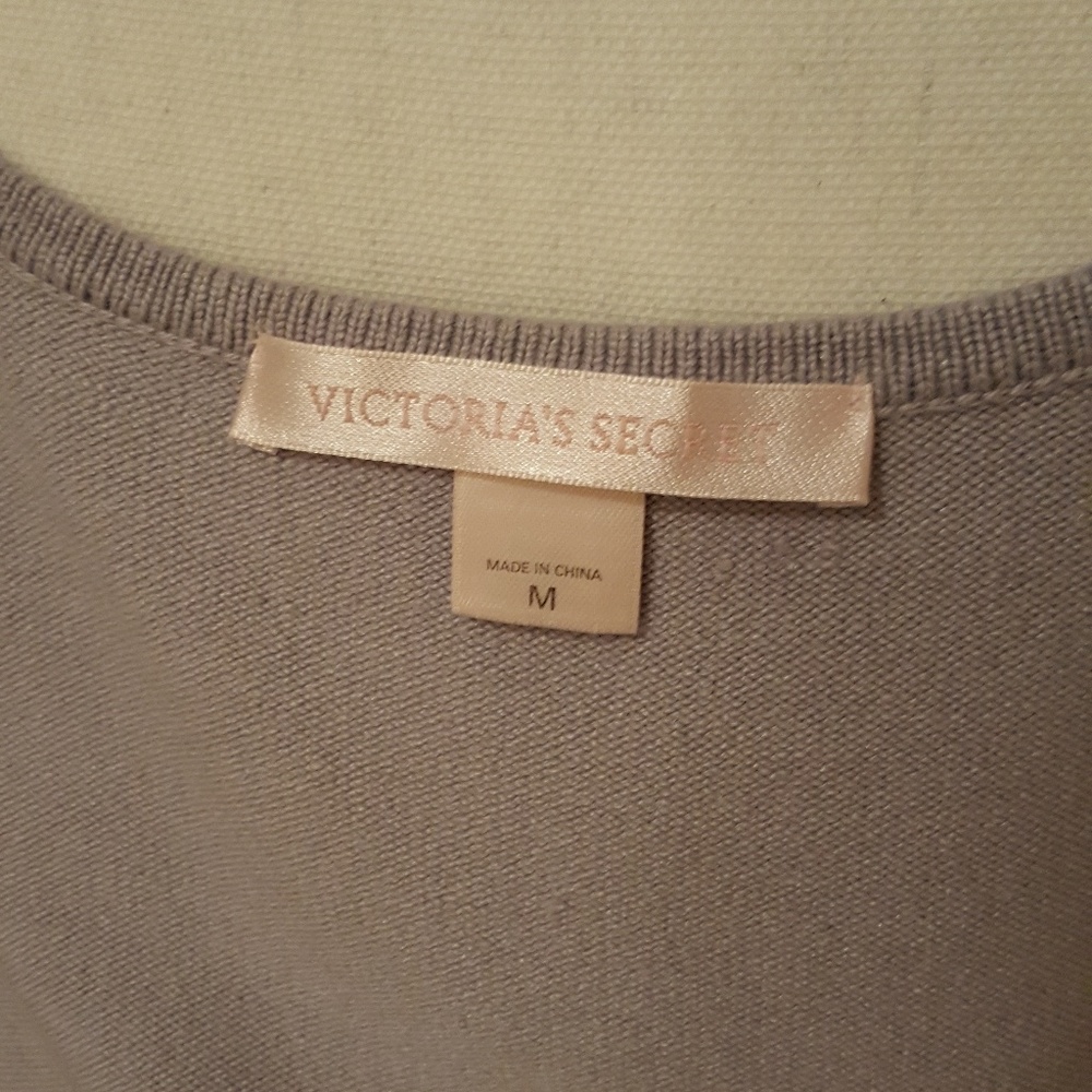 🌸CASHMERE VICTORIA'S SECRET TOP. - Picture 5 of 7